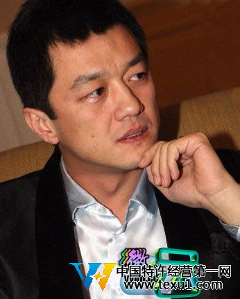 李亚鹏敛财基金会遭质疑 