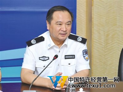 中央纪委监察部网站昨日19时40分发布消息，中央防范和处理邪教问题领导小组副组长、办公室主任，公安部党委副书记、副部长李东生涉嫌严重违纪违法，目前正接受组织调查。