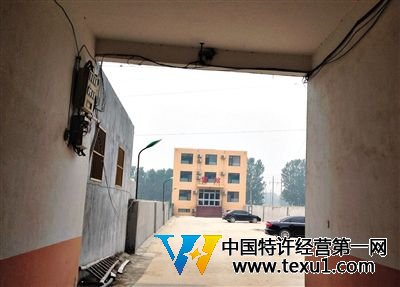 7月3日，东平县银山镇银悦宾馆。去年12月23日，晴晴称在这里被三名男子强奸。