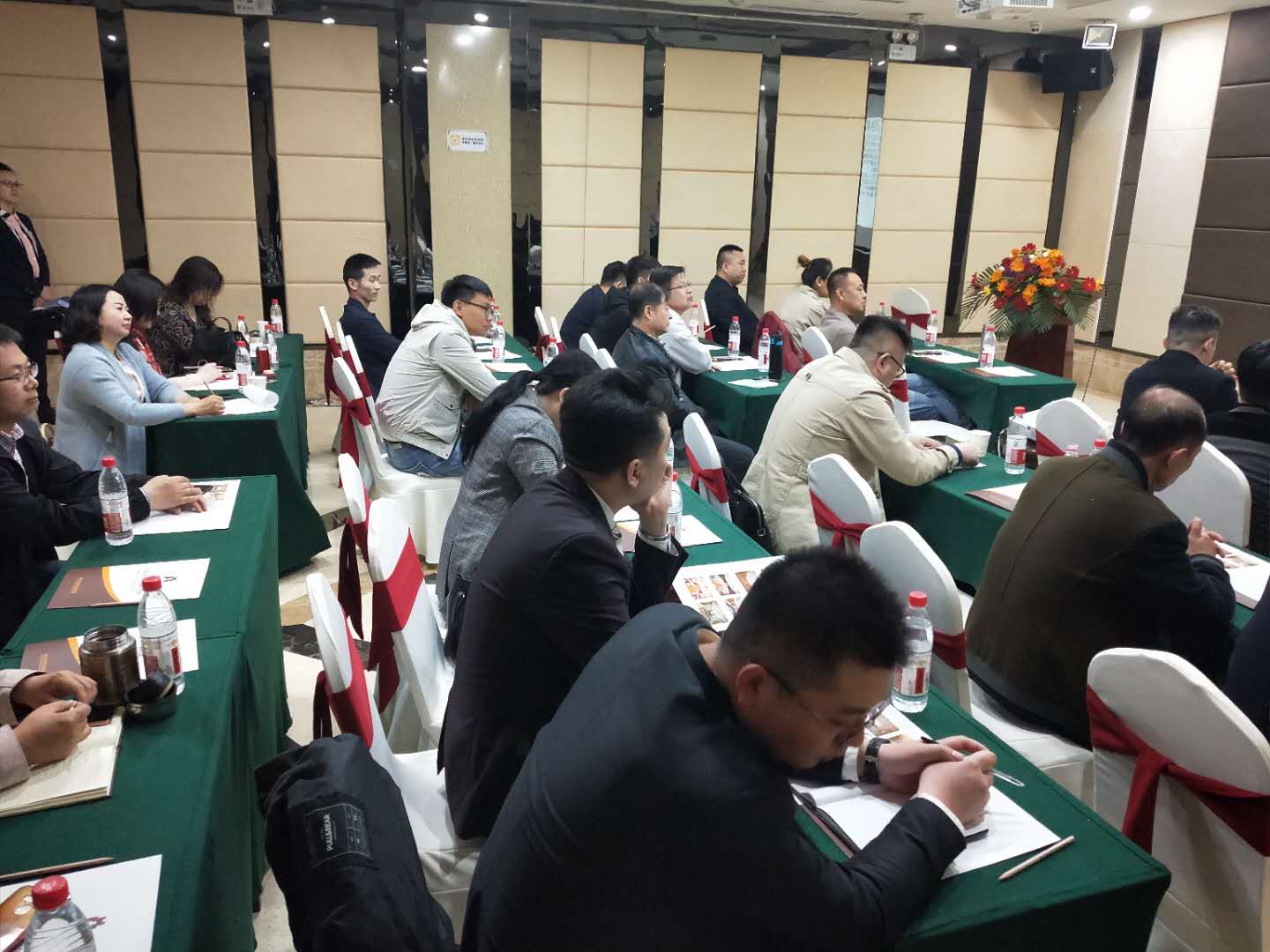 李维华受邀于太原讲授特许经营即连锁加盟